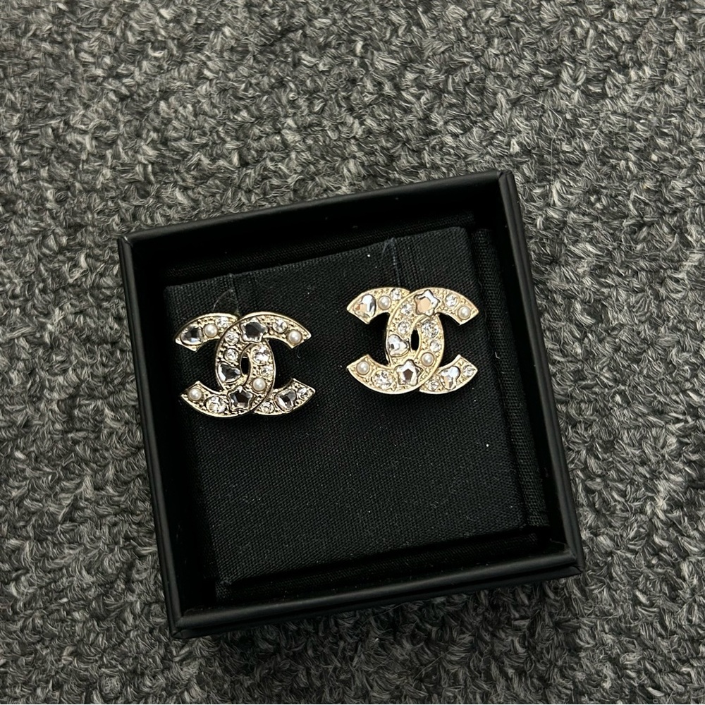 CHANEL Earrings Gold and Silver Crystal Logo - Picture 5 of 5